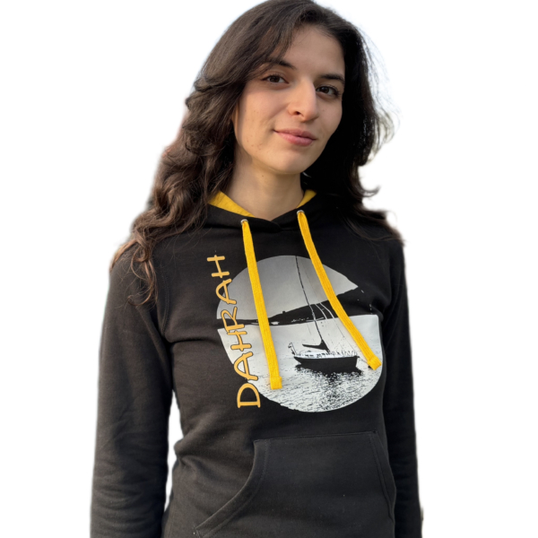 Dahrah Darah Beautiful organic hoodie with print of a sailboat.