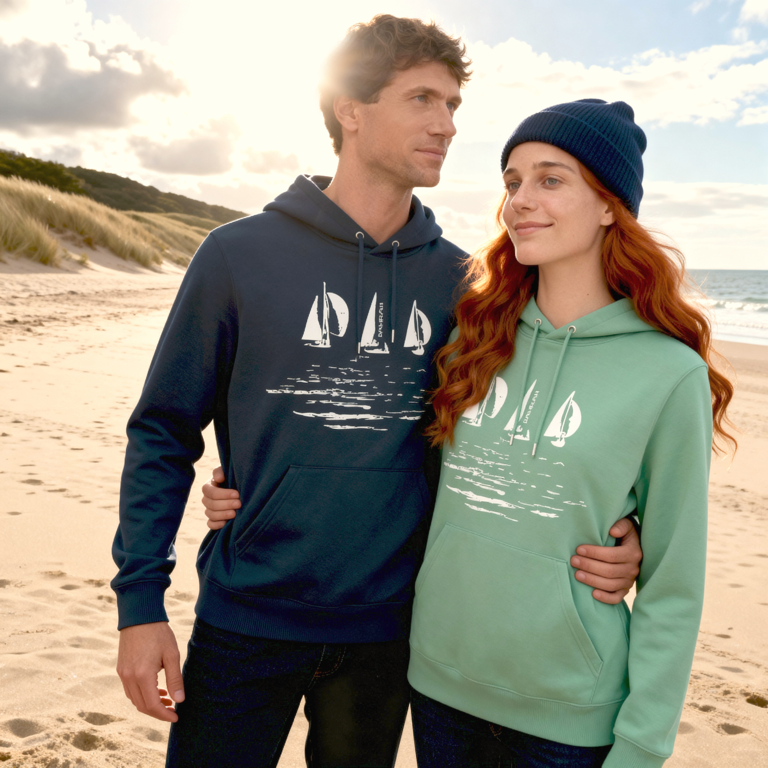 Dahrah Darah sailing hoodie with print of sailing boats